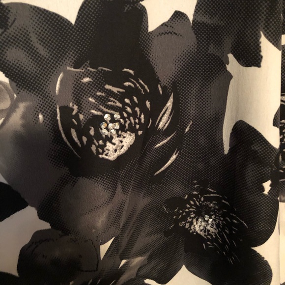 Roz & Ali Black and White Floral Skirt - Picture 2 of 5